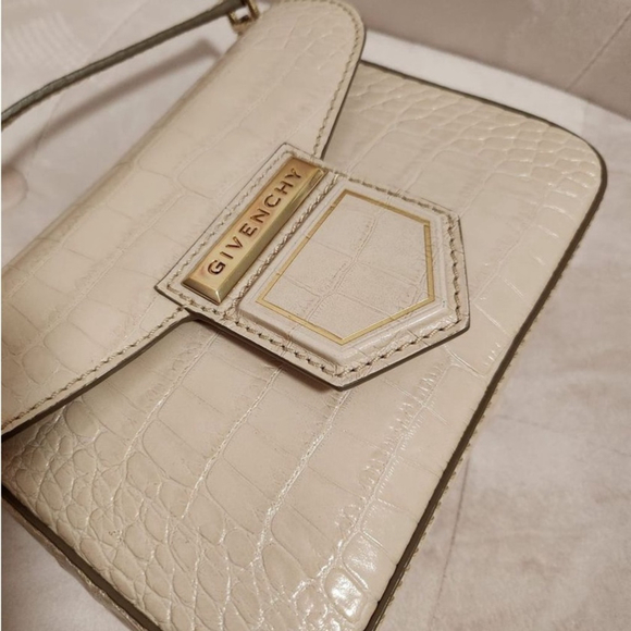 💫 Host Pick ⭐️(725❗️)Givenchy Crocodile Embossed Crossbody - Picture 6 of 7